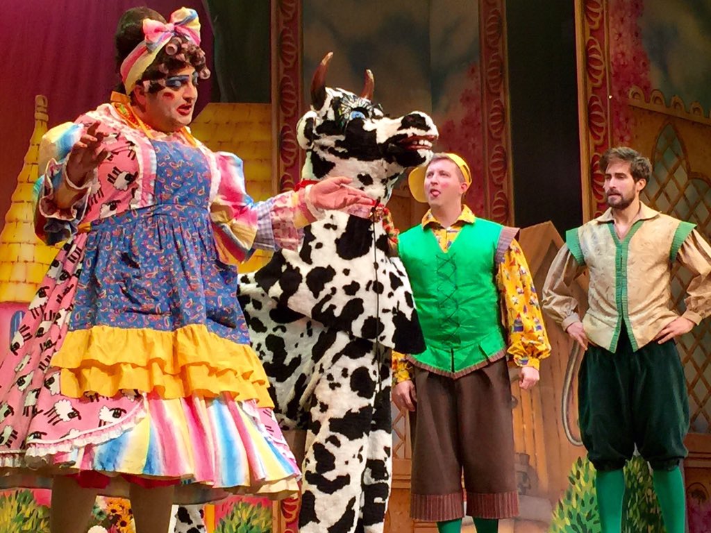 <a href="/samgavins/">Sam Gavins</a> samgavinsphotography.com             Fun at the Pantomine today.
Day 16, 25 days of Christmas