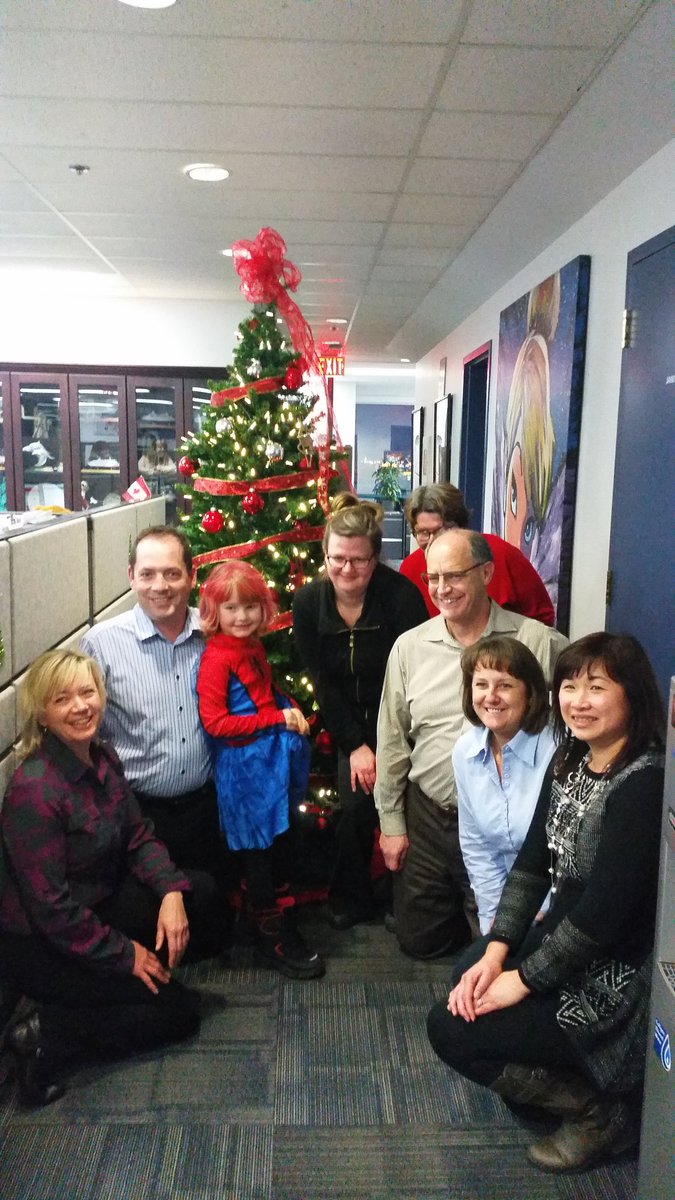 SamGSama's tweet photo. What a treat! The brave #SpiderMabel came by @AMATravel to donate bears to @AMAcommunity #fillourfleet @lizlopresti https://t.co/q1lHPBfsSN