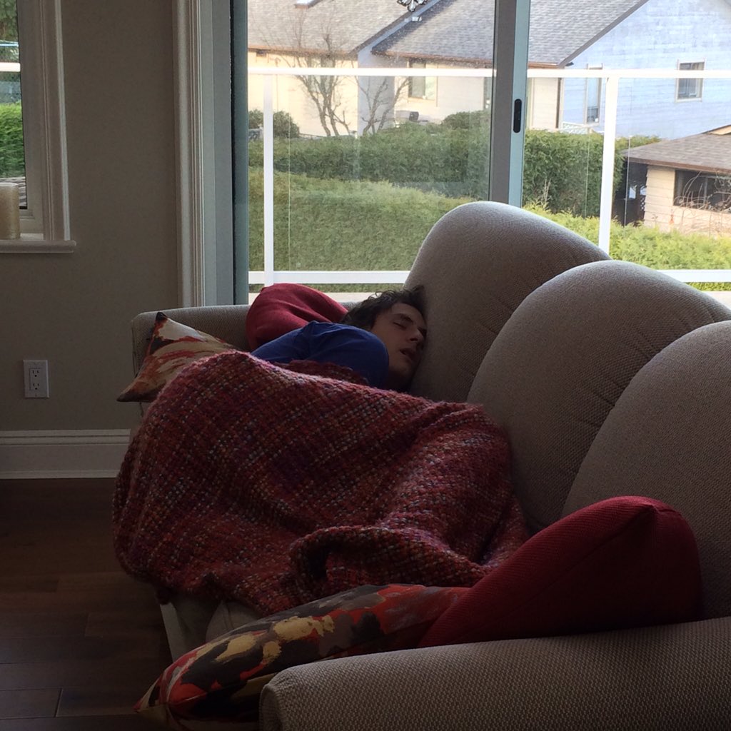 carson_kitsul's tweet photo. Sleeping away my GPA.. https://t.co/P6SsBq6Z0C