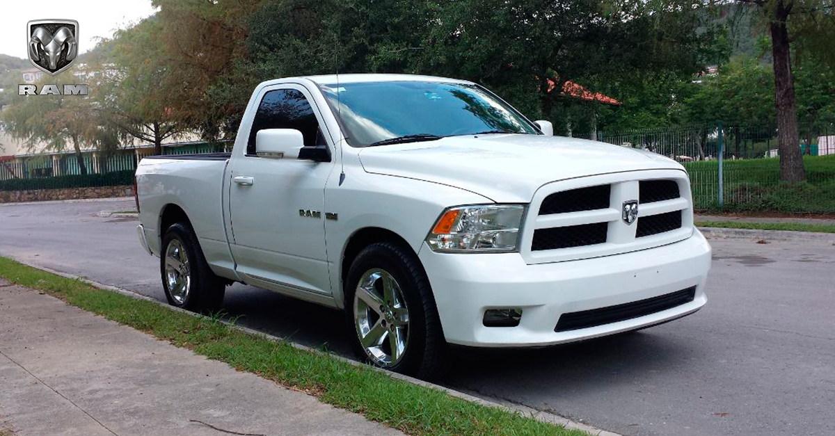 RAM_MX's tweet photo. Con el arrastre de una #RamHemiSport tienes el respaldo para ir por la aventura. https://t.co/pnrJk5WVmn https://t.co/Q8V0U0sF9R
