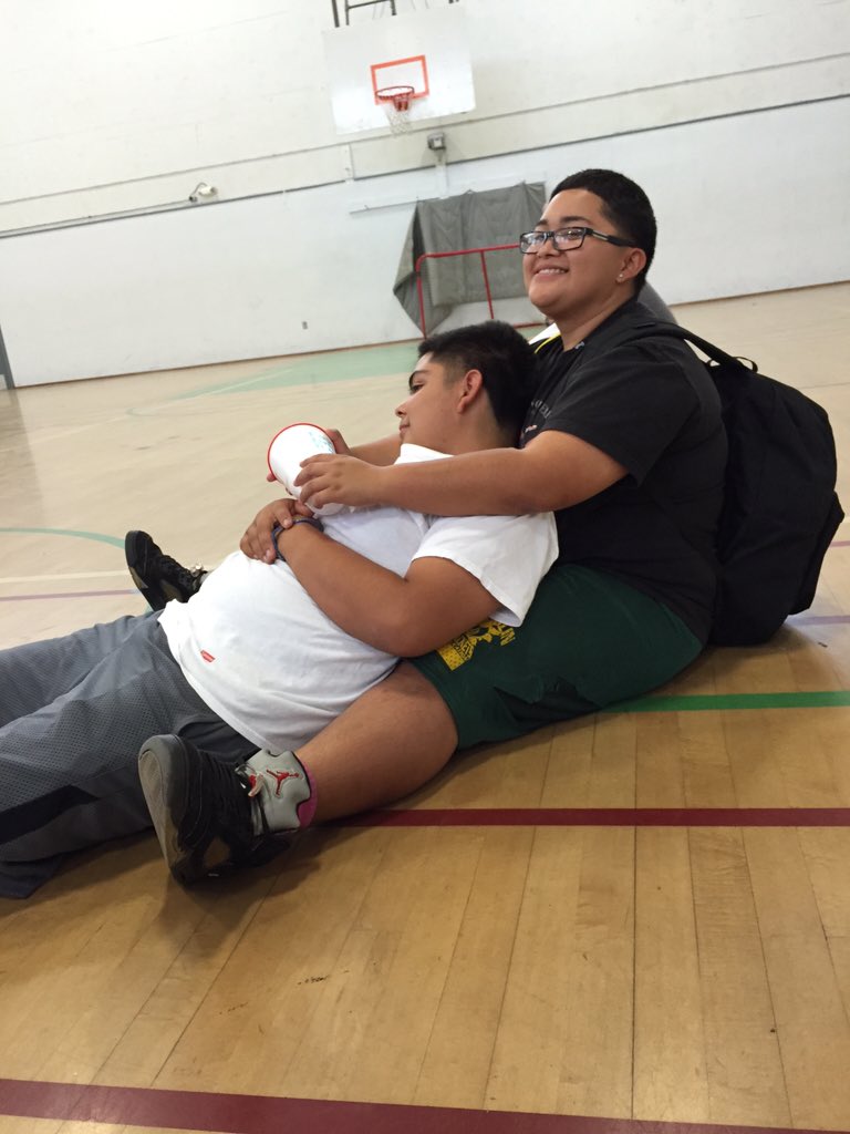 johnsmiththe6th's tweet photo. Honestly this is relationship goals as fuck. High key jealous https://t.co/WhXhFqPDQT