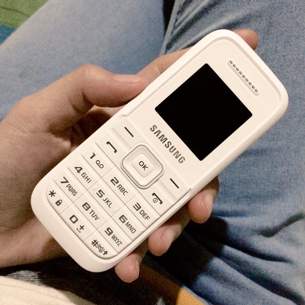rirriyang's tweet photo. My new baby 😍 #samsung #newpee #socute https://t.co/KYJ4ZeDzxs