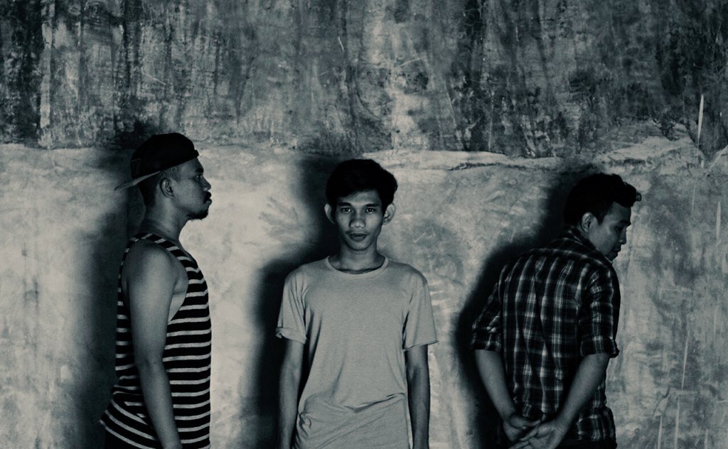 Sudah sekitaran 7 tahun kami berdiri. Grafik naik turun sudah kami lalui bersama-sama. Kami masih ada dan terus ada.