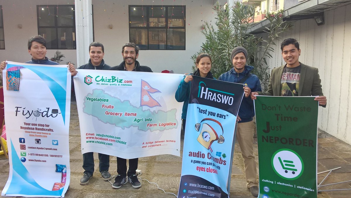 UnlimitTechno's tweet photo. Unlimited #PreAcceleratorProgram #startups posing with their banners after a practice trade show stall. https://t.co/9IiEuyox9x