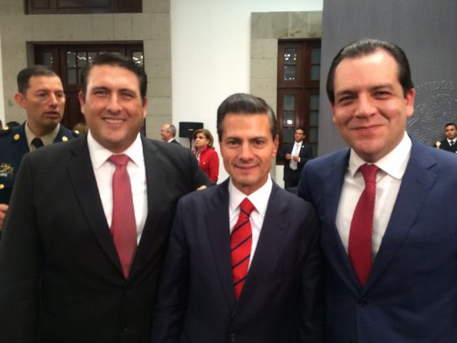 ralbores's tweet photo. Reunidos con el Presidente Enrique Peña Nieto @EPN y su gabinete. https://t.co/pKVMgQskkd
