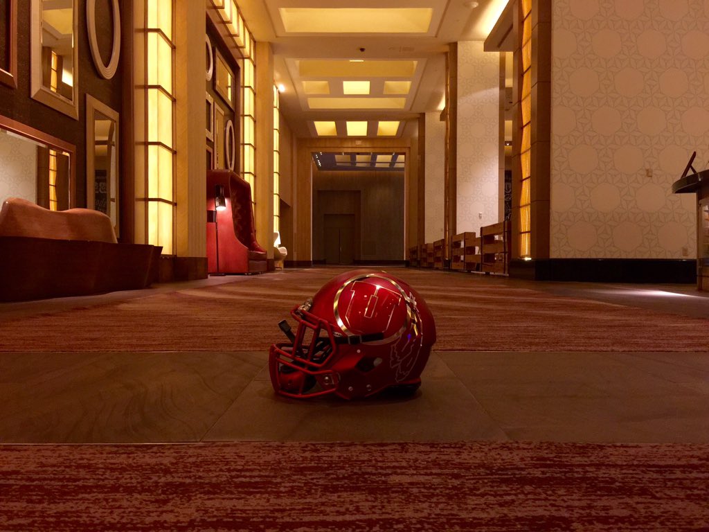 UtesEquipment's tweet photo. Closer looks at the uni https://t.co/HiHYX5Nmit