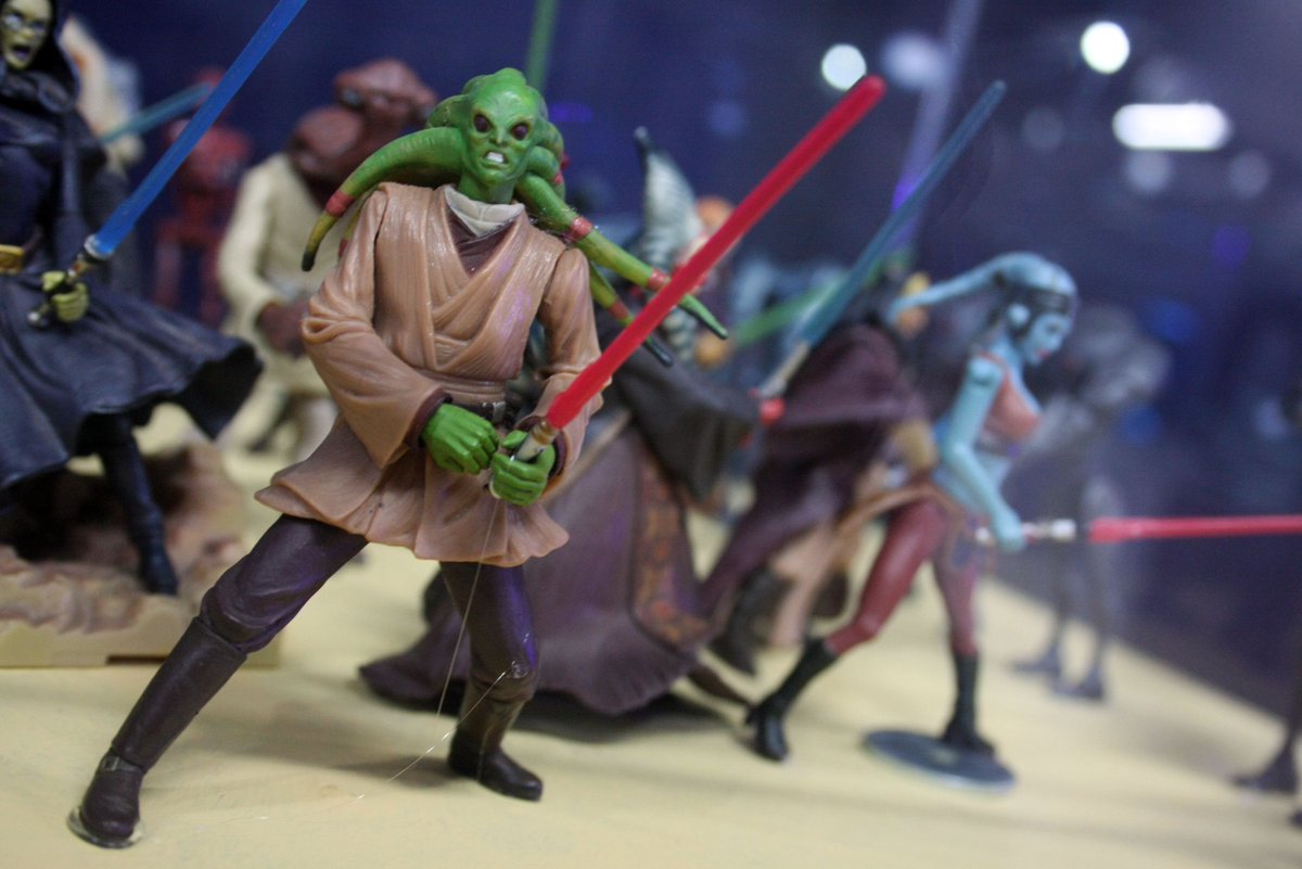 NoticiasEnCusco's tweet photo. #StarWarsElDespertarDeLaFuerza mira esta fabulosa exposición https://t.co/CCRxyTt3UN https://t.co/5w5hx0QDH6