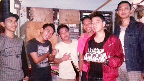 HBD nandes gitaris Paradidle, makin cadas lg y maen'a manstaAabb <a href="/Nandessaputra5/">Nandes saputra</a> @AdeStatusx <a href="/kontrazband/">kontrazband</a> <a href="/_snowair/">Snow Air</a>