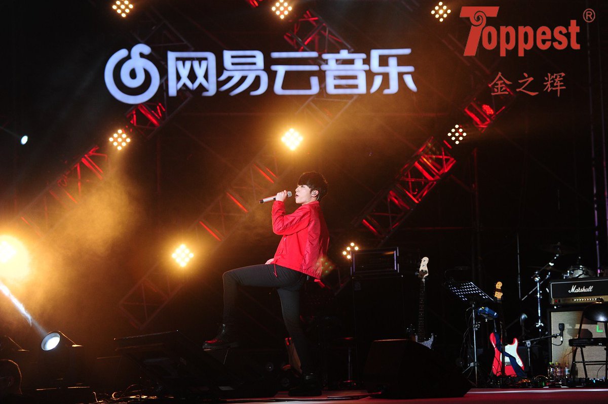 Sandy_Toppest's tweet image. 7*7 led golden matrix are always creative!! We are OEM &amp;amp; ODM lighting producer, any inquiry pls send info@toppest.cn