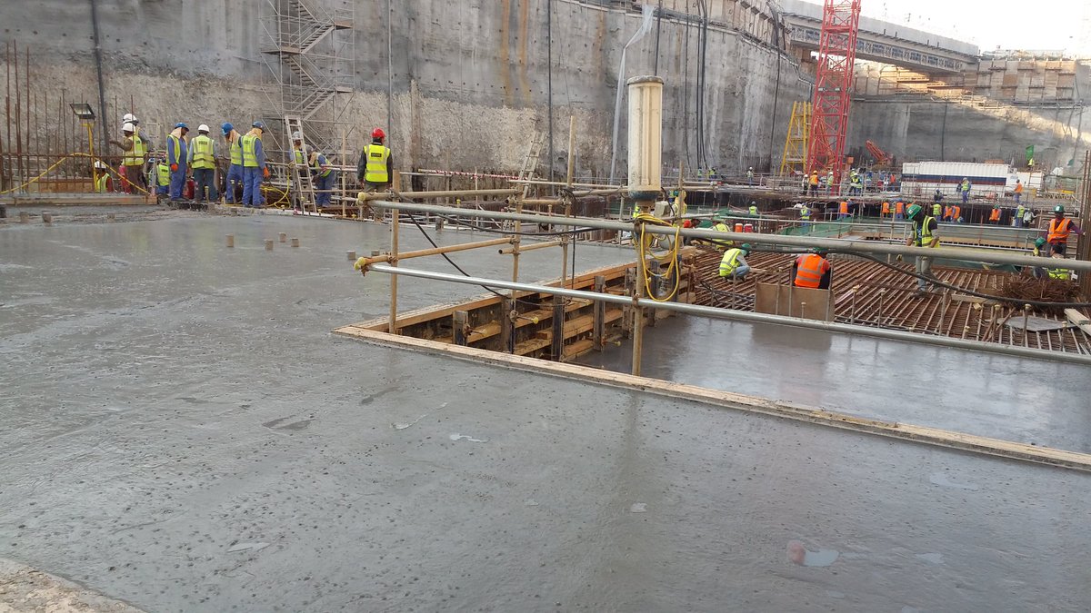 chudaadhikari's tweet photo. Doha metro red line pearl station under construction https://t.co/ptI0mUfq9T
