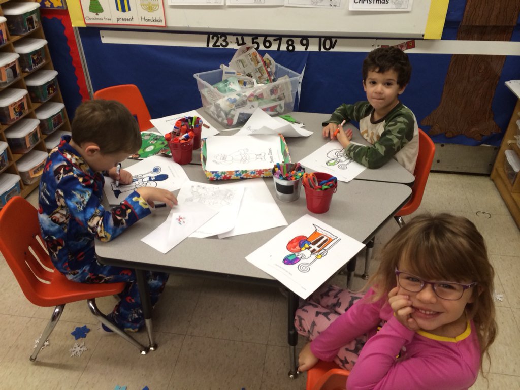 prekatstregis's tweet photo. Pajama Day fun!!! #stregispreschool https://t.co/zfnNSuEYtb