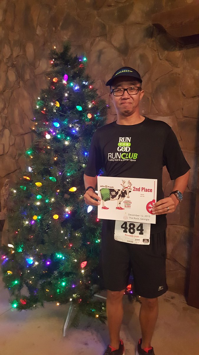 troy_keel_18's tweet photo. I placed 2nd in my age group in A Country Christmas in Lights 5K Run! Wore my new club shirt too! #RFGChat https://t.co/pxxcMrLhgO