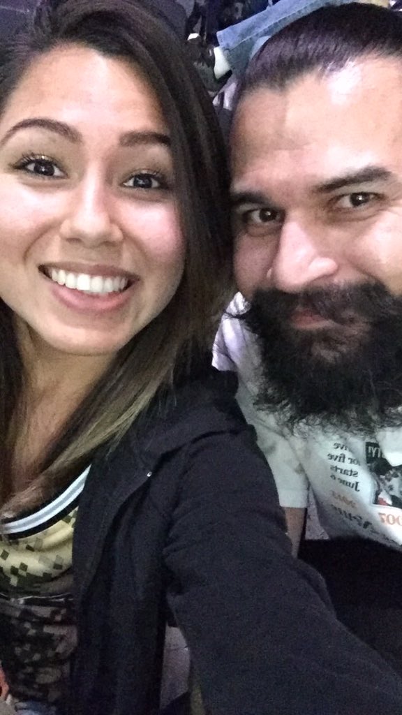 saaabbrriinnaa_'s tweet photo. @spurs game with my daddy tonight! #GoSpursGo #ComicConNight https://t.co/7nLUB33JsY