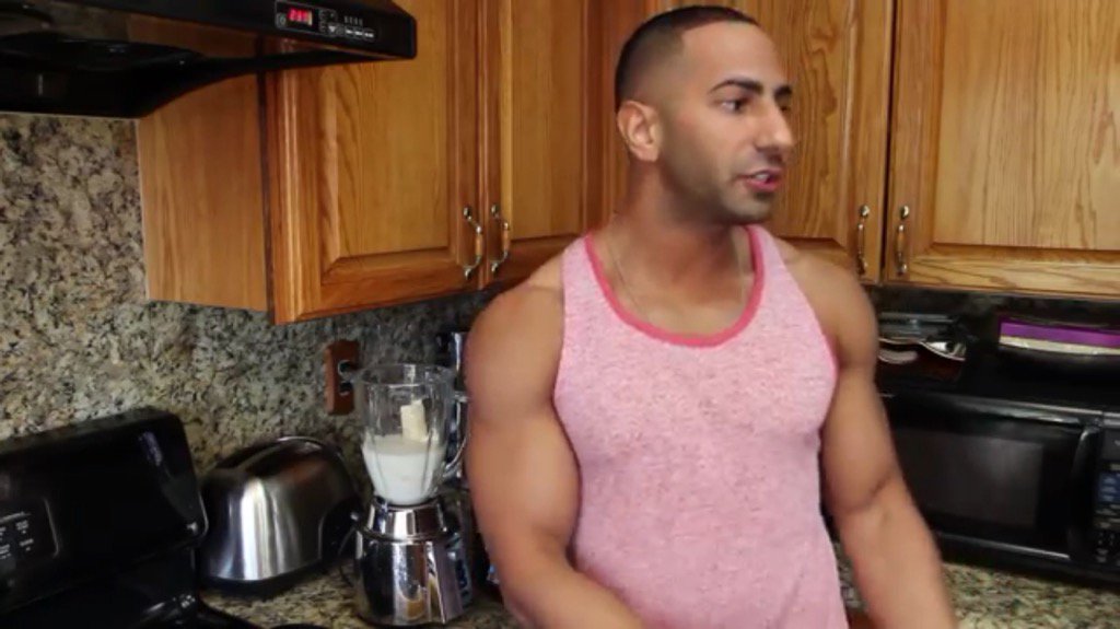 DesertThePoet's tweet photo. @fouseyTUBE 😂 #Fouseytube #doseoffousey #doffam #bruhbruhs https://t.co/08FtXP2Ub2