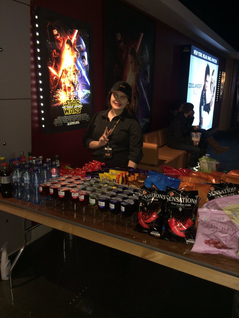 tammijeffrey7's tweet photo. Wee Princess Leia herself selling popcorn chocolate and titty shakes @clairecasement https://t.co/wMlM26Qv9e