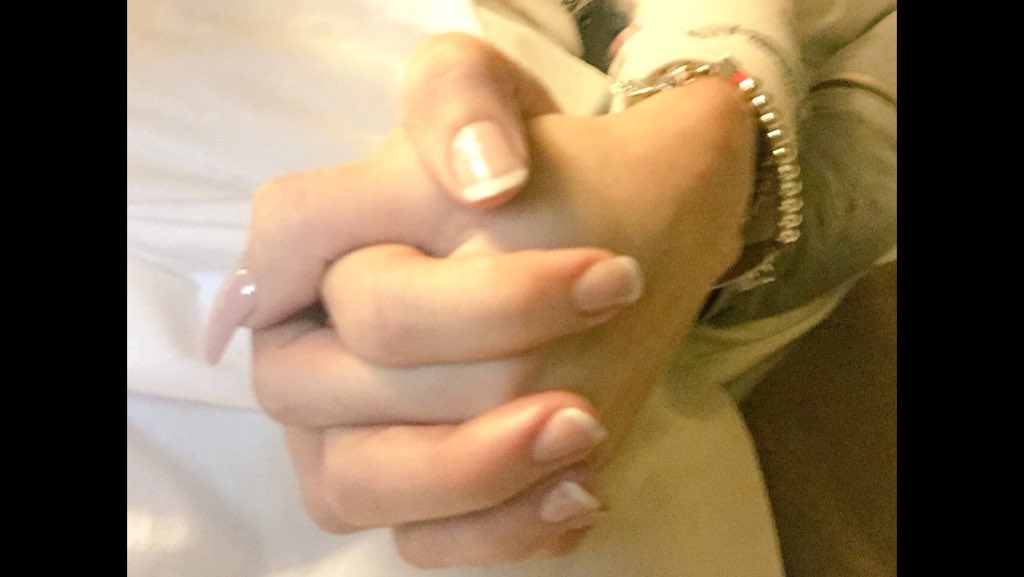 _RaquelGH16_'s tweet photo. Una noche mas...durmiendo juntas!!! Tres meses...te quiero! ❤️ https://t.co/W9qF3CspOt