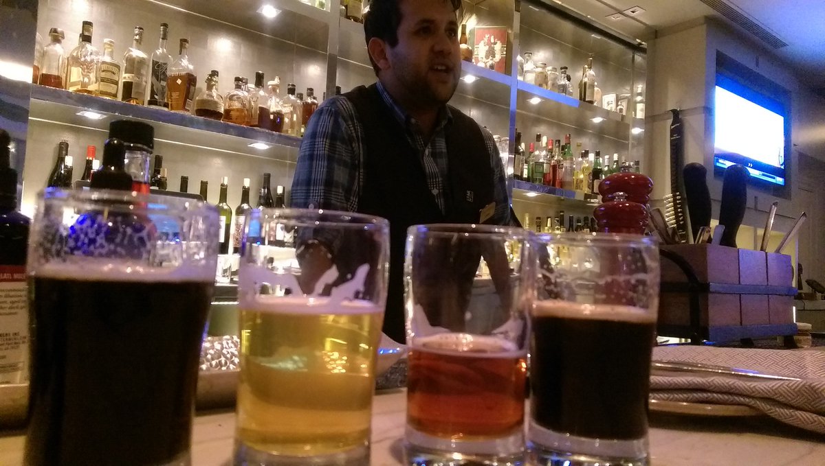 HLIRealty's tweet photo. @RestonTwnCenter la8 dinner @Tavern64 W 1of D best #bartenders in @Reston #Amin with @SylvaSellsHomes and #WMqueen https://t.co/n6tXWNixn6