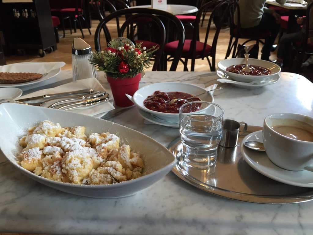 SharaAshley's tweet photo. #cafegriensteidl #kaiserschmarrn #pancakes https://t.co/QKi02KZJSY