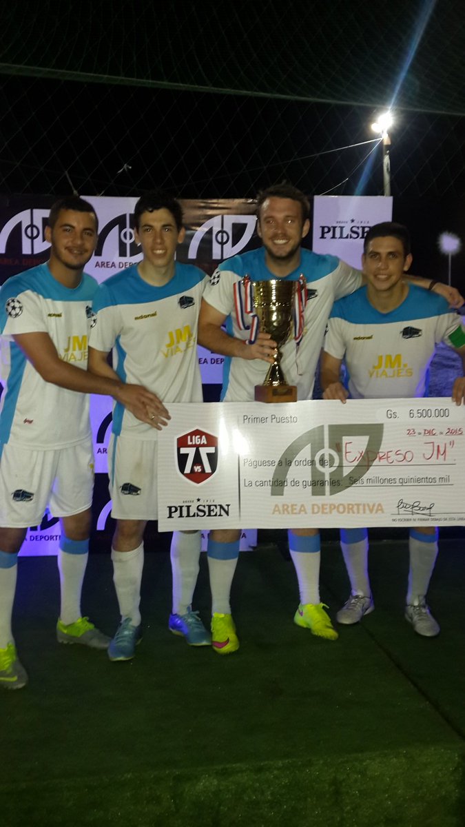 edwin_storrer's tweet photo. Ayer"perdimos el moquete"pero ganamos la copa! Y bueh no siempre se puede ganar todo😈😈jaja GRANDE @EXPRESOJM CARAJO! https://t.co/DJul1uKVG3