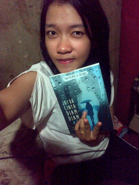 Novha_putry09's tweet photo. Akhirnya dpat jga buku #JCDD2 @dwitasaridwita berkat @lusiarniseptia thank syank https://t.co/du9c5zY9Ap