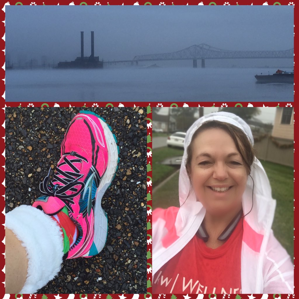 renee_nola's tweet image. Merry Christmas Eve🎅Buildg momentum 4my fitness goals 2016 rain-shine Santa style! #committoyourgoals