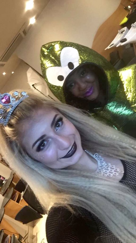 emilypatient's tweet photo. Xmas eve fancy dress 🎉🎁🎄 @KennadysSalon https://t.co/QPNkfuypS8