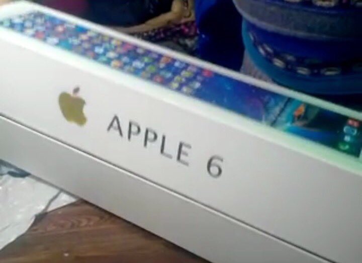 galipeau's tweet image. Hahaha! Delish! #2FrontTeeth