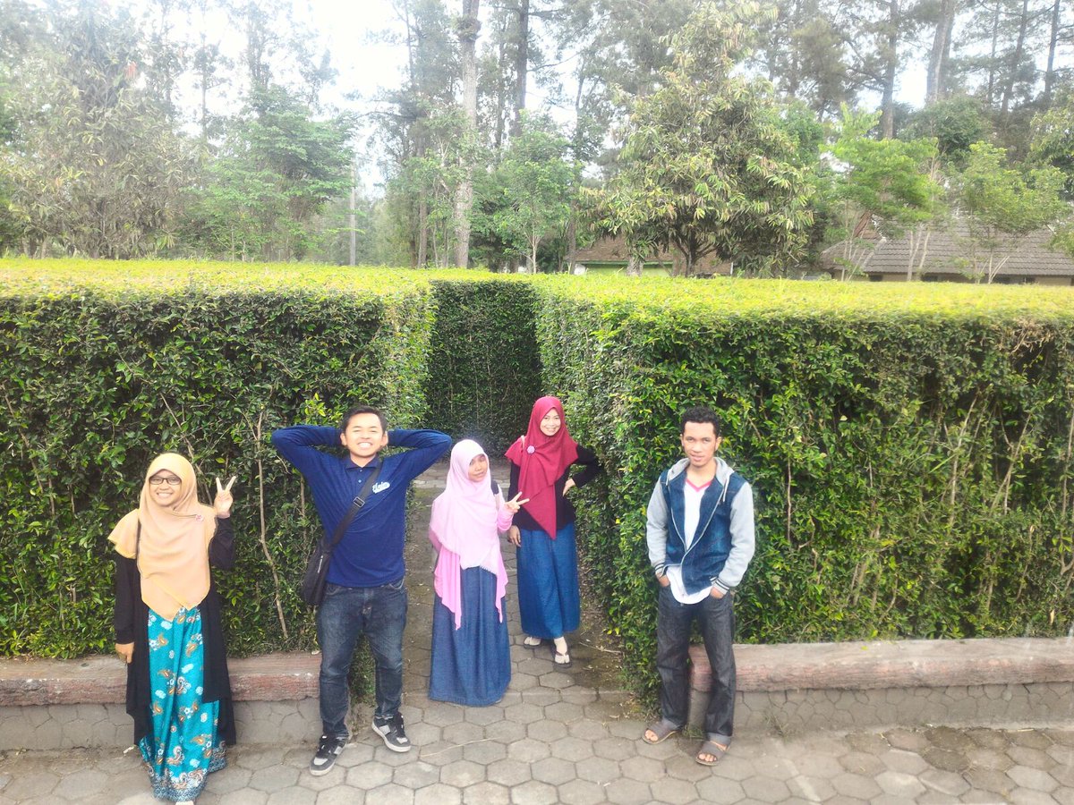 Afifah_ANR's tweet photo. Agak Silauu... #tamanlabirin https://t.co/sf3HRgdHAs