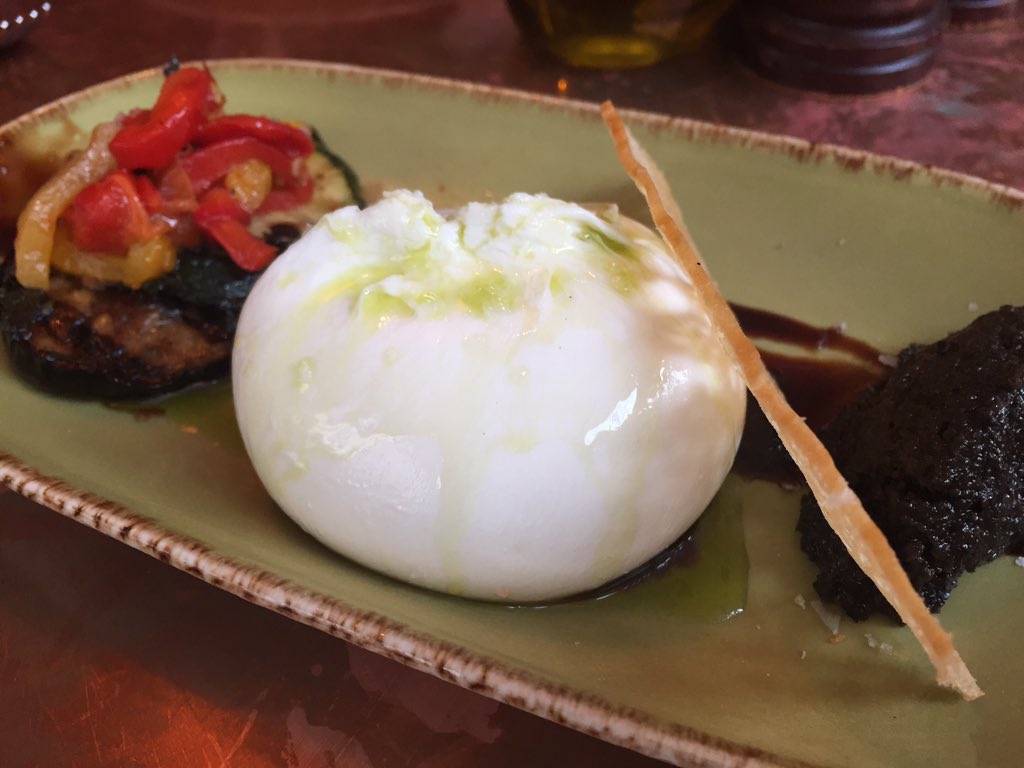 TwoTasters's tweet photo. Lovely business lunch @AsellinaLondon Doesn't feel like a hotel restaurant at all. Large tapas portions. 4.5/5 https://t.co/vusI42XLEF