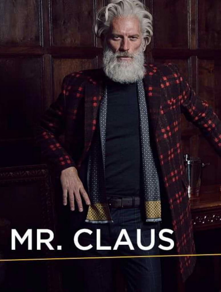 Sure hope I get a visit from Sexy Santa this year...I tried to be good!! 🎅🍪🍸