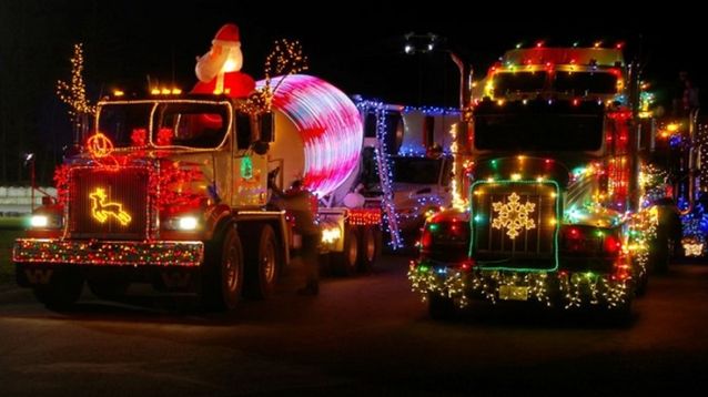goodbyecar's tweet photo. Les plus beaux camions de #noel 
Ca consomme pas en plus!
https://t.co/6dELE8reMG https://t.co/BBEmojAzrL