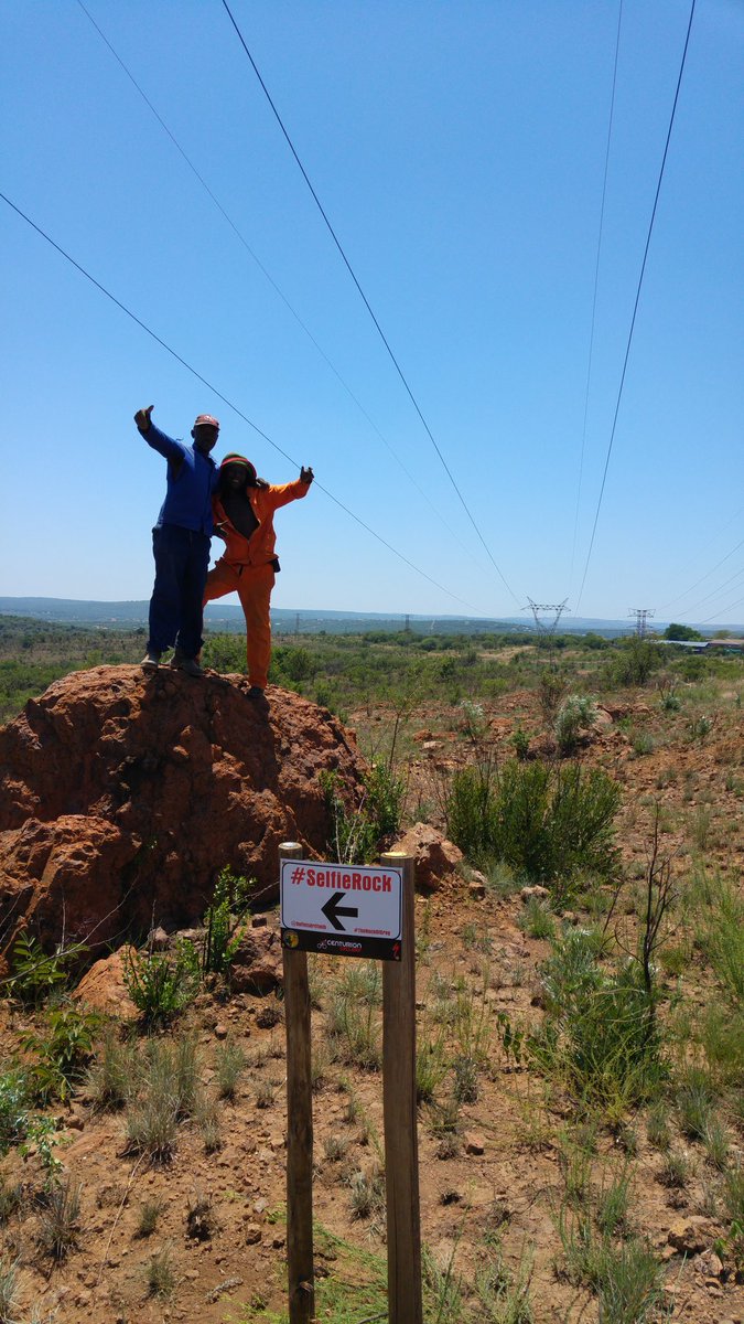 BuffelsdriftMTB's tweet photo. Keep eyes open. We have #SelfieRock signs installed @BuffelsdriftMTB. Tweet us your selfies on the trails. @FTheron https://t.co/LYDPjrUNkz