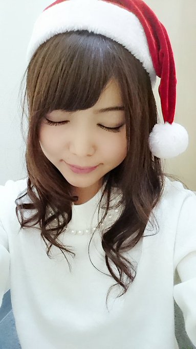 きのうの撮影会で サンタ帽子をおうちに忘れてしまったのよ～ 借りたけど♪ 来てくれた方どうもありがとう&hearts;&hearts;  今日車に乗った瞬間  ナビが私にメリークリスマスと言ってくれますた～  みなさま、ハッピーメリークリスマス＼(^o^)／&hearts;