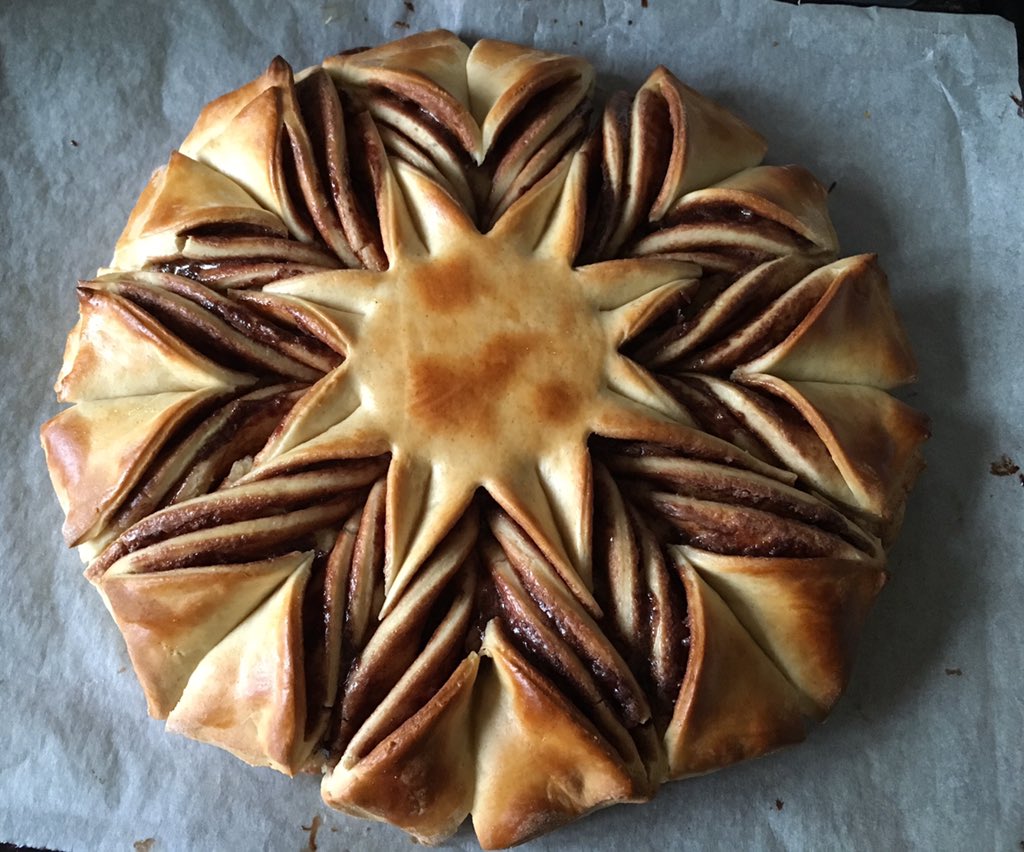 stepitup_'s tweet image. #starbread made for tomorrow's breakfast. Hope it tastes good! #baking