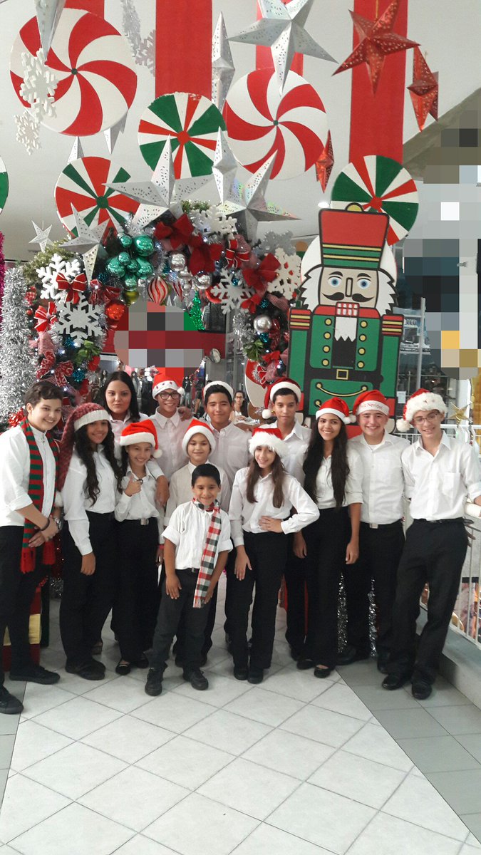 OLcaribena's tweet photo. Felíz Navidad la paz y el amor reine en todos sus hogares.@MetroMaracaibo_ @NUCLEOMETRO @elsistema @elsistemazulia_ https://t.co/5FP7pimL3O
