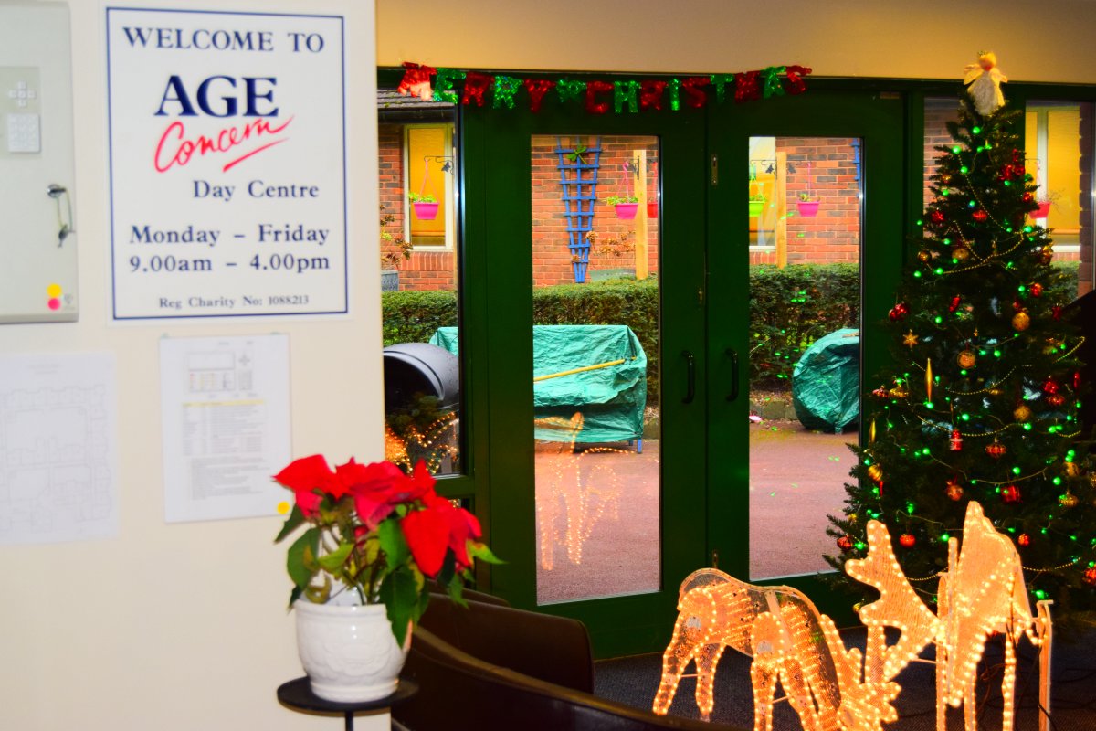 MX5_Joy's tweet photo. Was great to visit @AgeUKSevTon this morning! Very festive and getting ready for tomorrow's Christmas lunch! https://t.co/LGYT1oVHj0