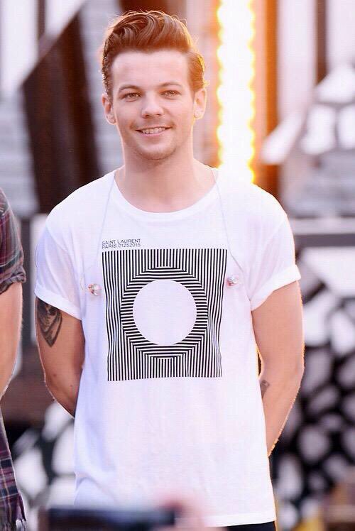 yunatan1d's tweet photo. 🎄🎄🎄🎄🎄🎄🎄🎄

Happy Birthday 🎂

🇯🇵🇯🇵Please Come to Japan🇯🇵🇯🇵
💗💗トテモ ダイスキ デス💗💗

@Louis_Tomlinson 

🎅🏻🎅🏻🎅🏻🎅🏻🎅🏻🎅🏻🎅🏻🎅🏻 https://t.co/eERdqmaN9T