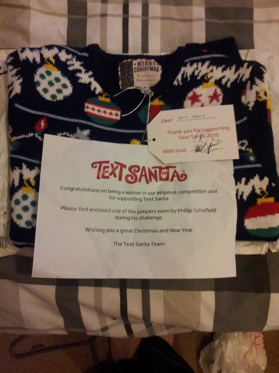 Amy_Tracy_'s tweet photo. Thank you @ITVTextSanta and @Schofe ! My jumper has arrived safely :) #TextSanta #pipknit  #ChristmasJumperDay #Xmas https://t.co/7CjodjDUxu