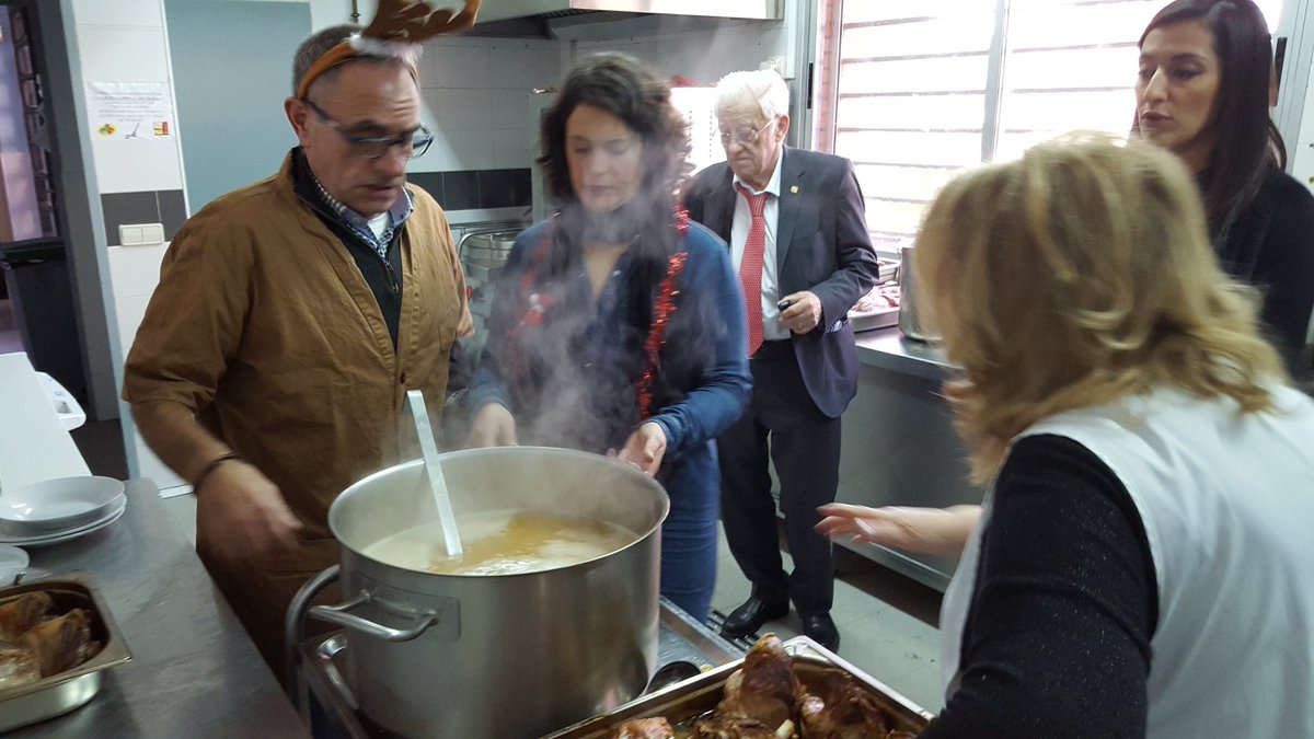 Mensajeros trabaja en la cena de Nochebuena que se celebra esta noche en el #PalaciodeCibeles.