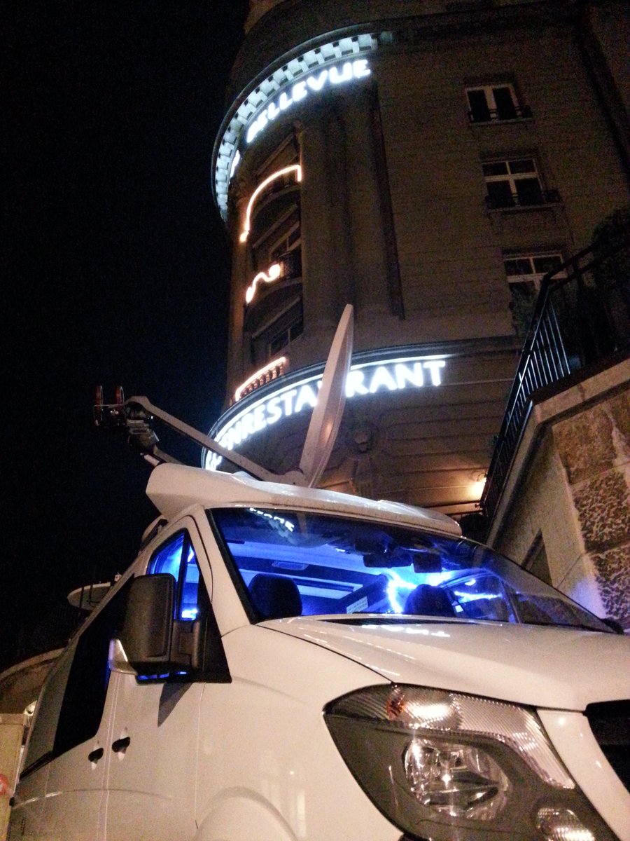 Sui25 au pied de l'hôtel Bellevue de Berne. Conférence de presse du gouvernement du Yémen