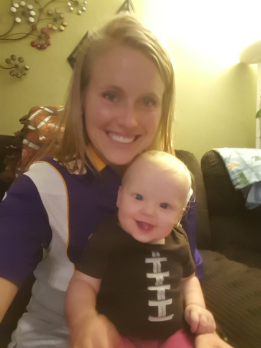 misstiabree's tweet photo. @Vikings @Crest we are ready to cheer on the vikes to another win this Sunday #crestsweeps #NYGvsMIN https://t.co/Zekb3b4DjM