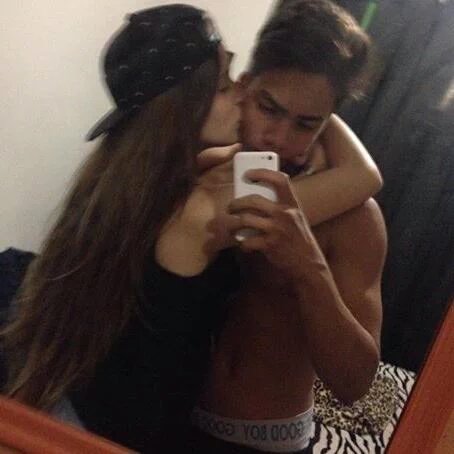 beourmalu's tweet photo. "É que eu te amo e falo na sua cara, se tirar você de mim não sobra nada." Você é o que eu preciso pra ser feliz 😍💜💕 https://t.co/1jvErrs1o2