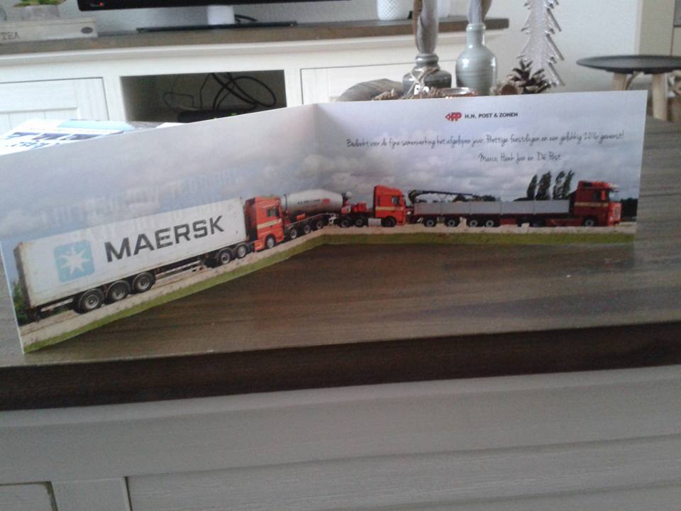 hnpostenzonen's tweet photo. Wij wensen iedereen een vrolijke kerst en een knallend 2016! https://t.co/2yIHoaPZNQ
