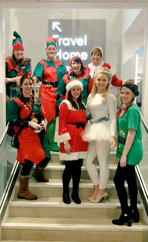charlypfit's tweet photo. #ChristmasEve at @mothercareuk Bromborough store! 😊🎄✨ https://t.co/0g6f3NnKVk