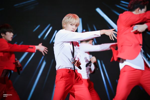 MONSTA__X2015's tweet photo. [PIC] 151218 #MONSTA_X #Minhyuk - Lotte World Night Party [CR: minhyuknet]

#StandByYoo #GetWellKyun https://t.co/IrvwEf2Pov