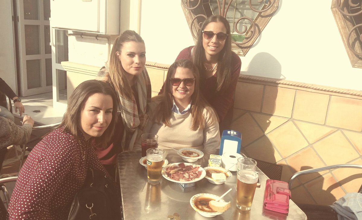 Virginia4108's tweet photo. Comenzamos la noche buena #parte1 @inmagarciaabad @2Salud @8Alejandra_P https://t.co/rZ8jjjozqH