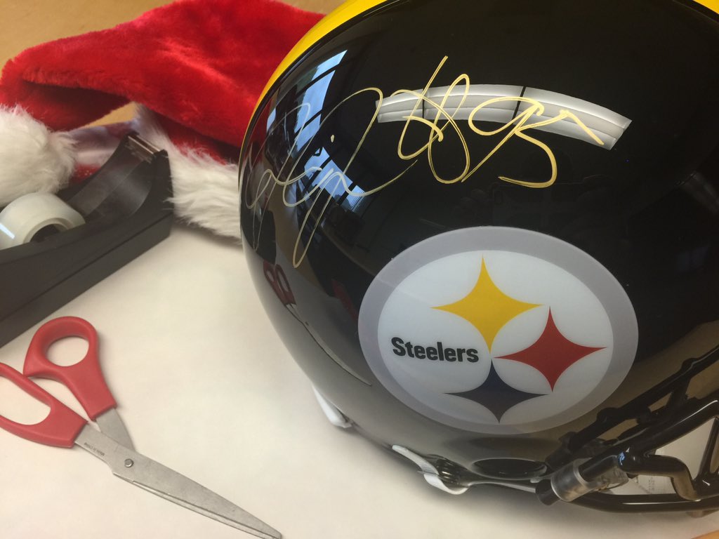 EASPORTS_MUT's tweet image. Retweet and Like for a chance at this signed @RyanShazier helmet for the Holidays! #UltimateFreeze @EASPORTS_MUT