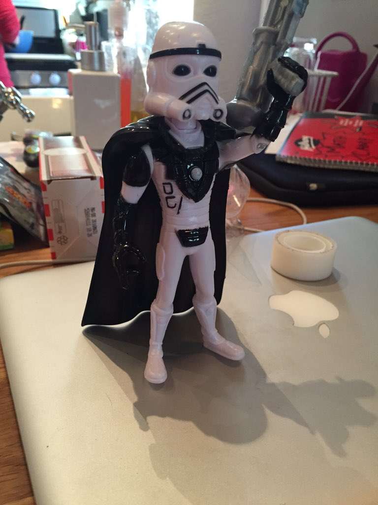 RoboT_RampagE's tweet photo. Can't wait to see Space Wars: The Force Begins. Great xmas gift #StarWars #sued #timneedstwitter https://t.co/S1Jz4nE7QP