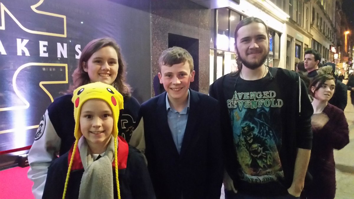 ashduffire's tweet photo. @rawle_david thanks for the photo David,hope the movie was brilliant#StarWarsTheForceAwakens @CiaraDType1 @eoinyduff https://t.co/QLztHycwK9