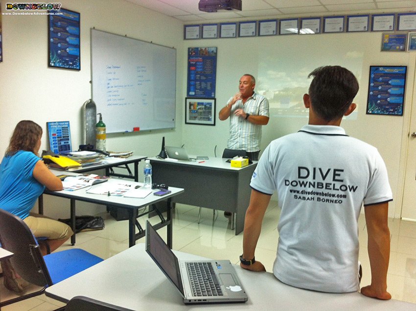 divedownbelow's tweet photo. The Taylors qualifying as #EFRInstructor with @PADI #PRO Pablo @divedownbelow HQ today! :) > https://t.co/ZOXtDE2uQb https://t.co/LOgBlDZrXM